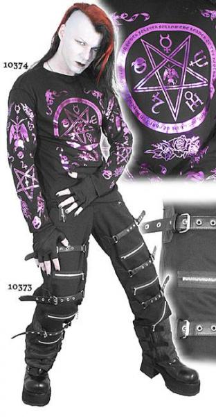 Goth; trop beau le pull!